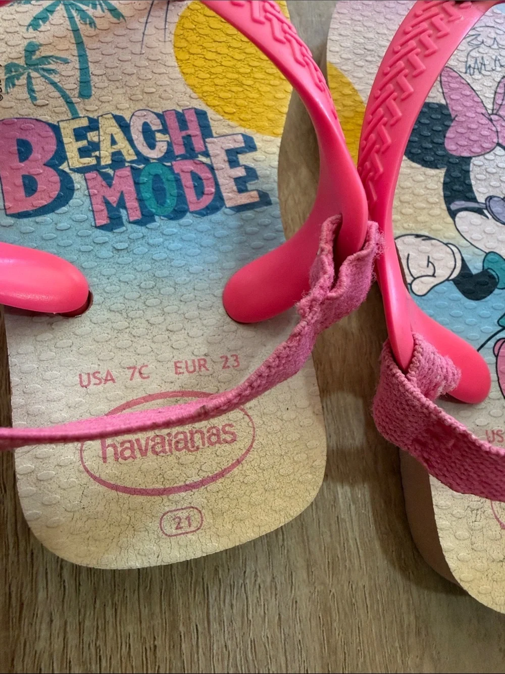 Havaianas playful kids